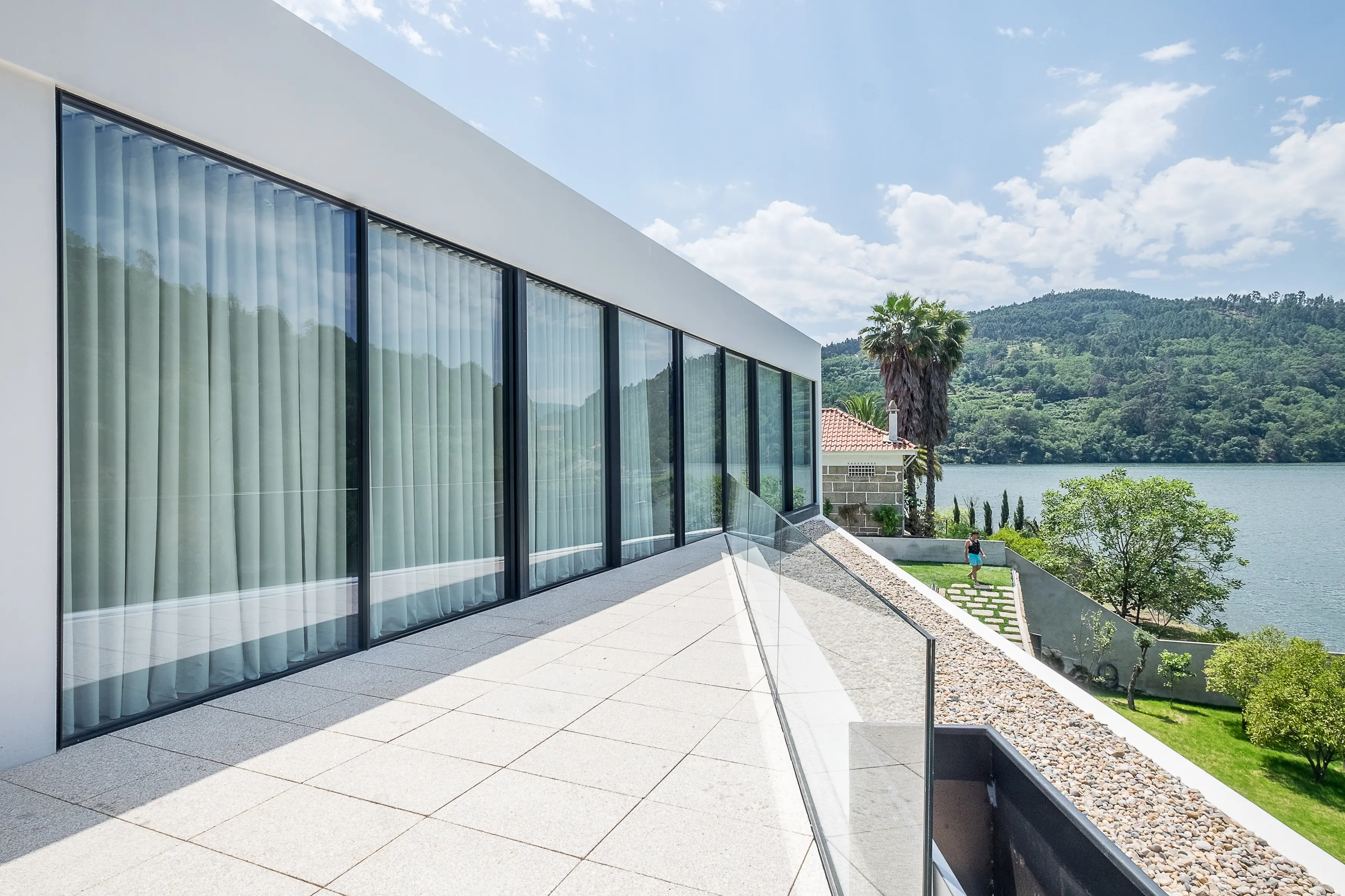 ALUMINIUM SLIDING WINDOWS & DOORS